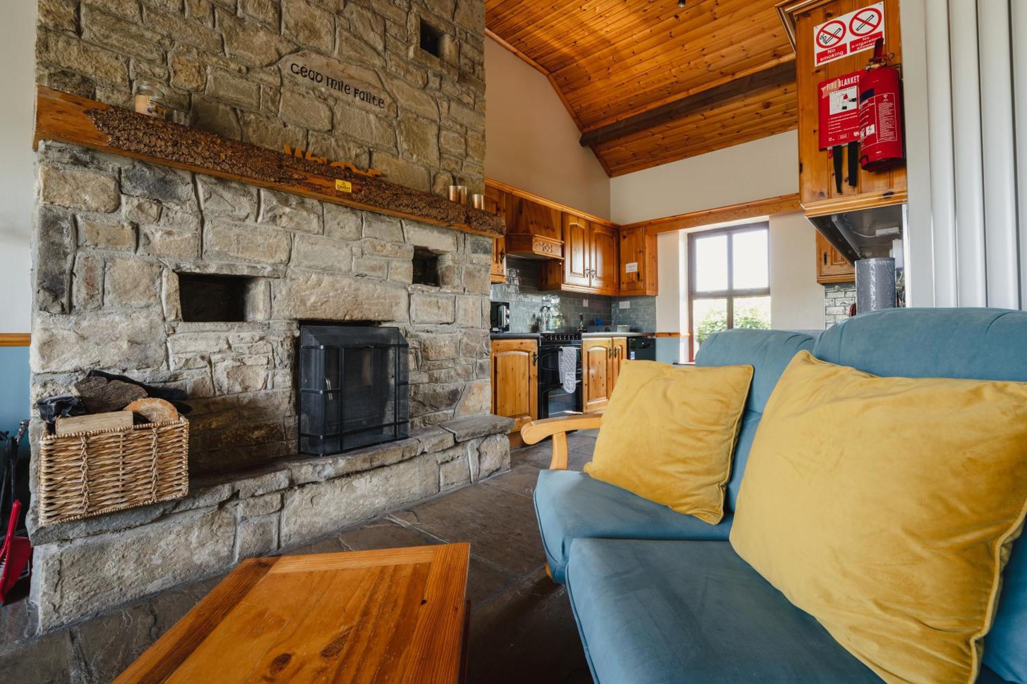Creevy Cottages ロスナウラー エクステリア 写真